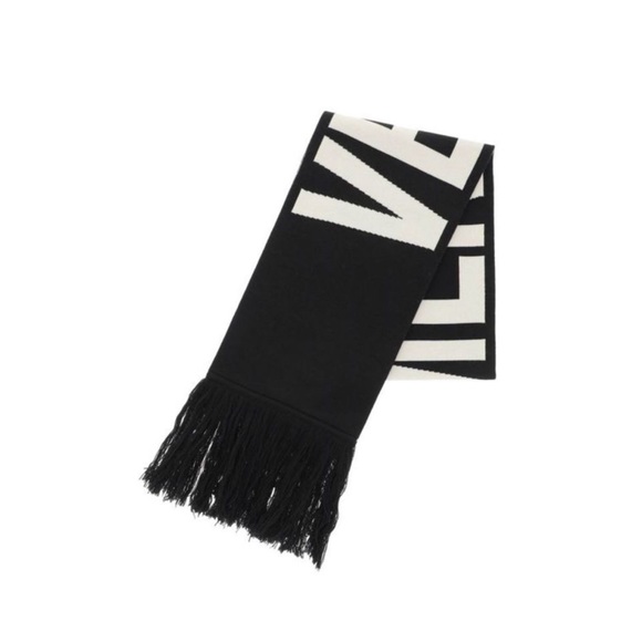 Vetements Scarf - Picture 3 of 7
